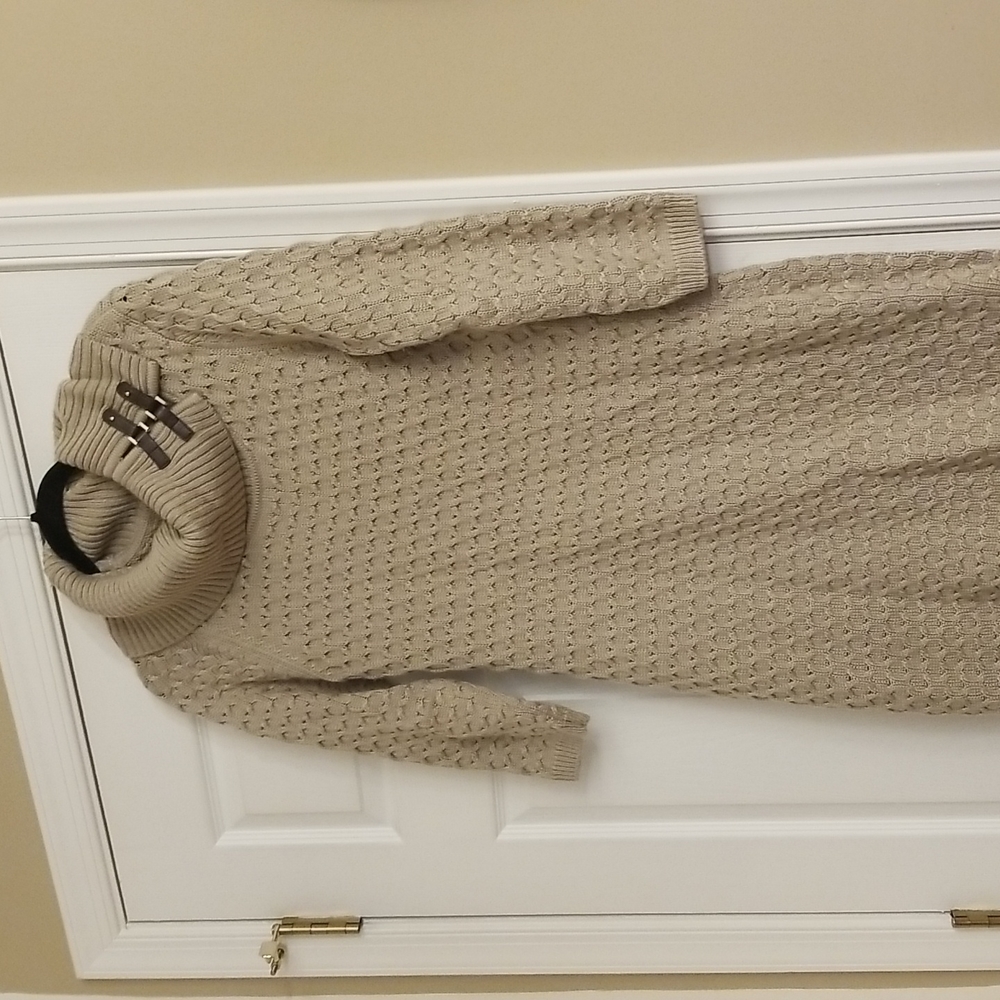 Gorgeous women's Calvin Klein sweater dress - Picture 3 of 10